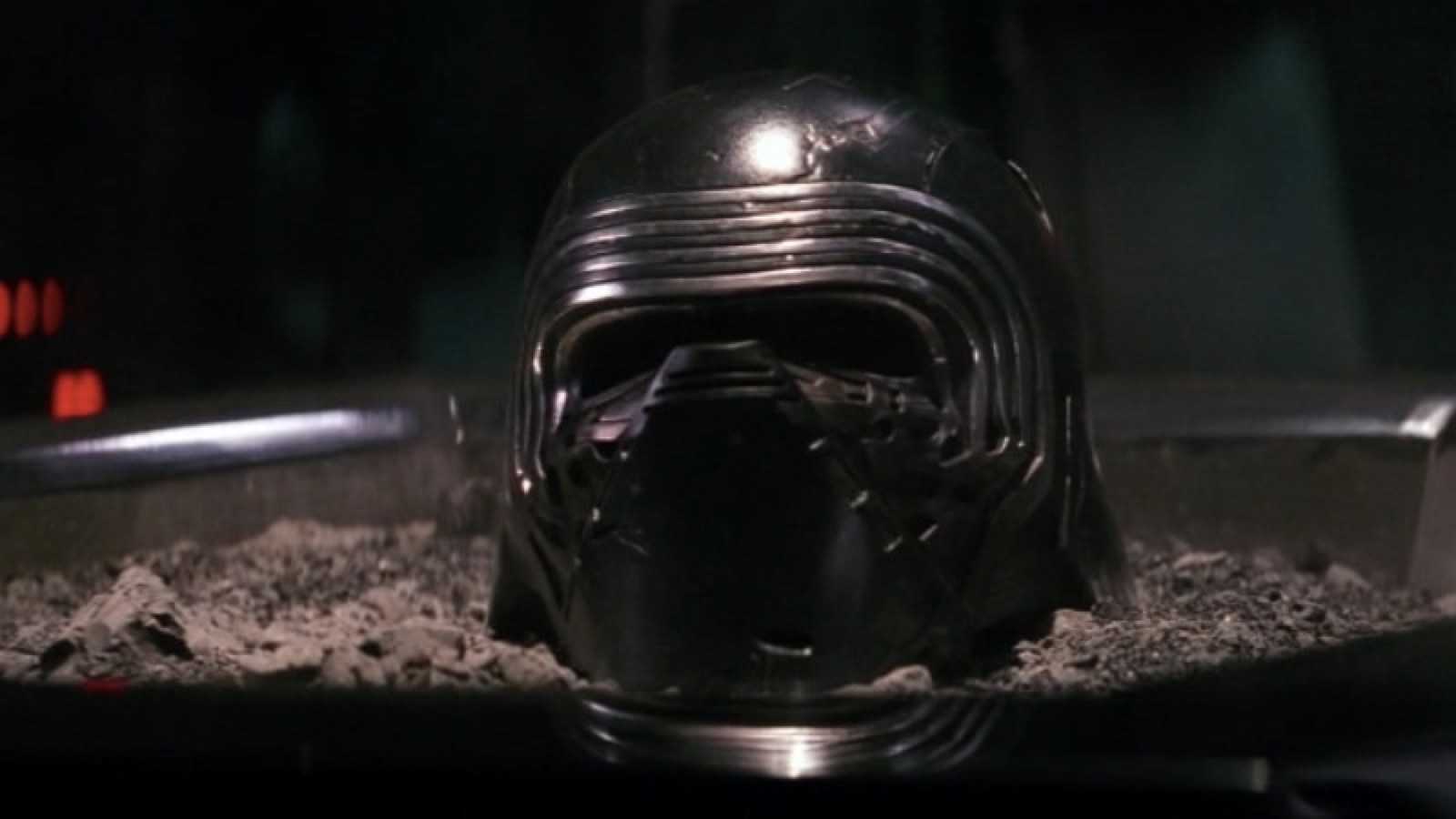 Kylo Ren helmet ashes
