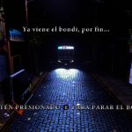 Low-poly depiction of a city street. There's a bus with a "39" sign comming, the captions urge you, in spanish, to press E in order to signal the bus the stop.